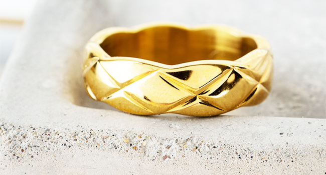 Как заряжать ювелирные изделия своей позитивной энергией