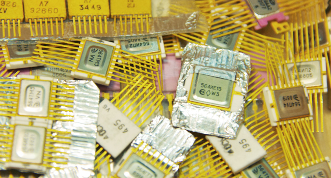 Как извлечь золото из техники и радиодеталей дома