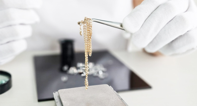 Почему сдавать ювелирные украшения в залог в ломбарде безопасно