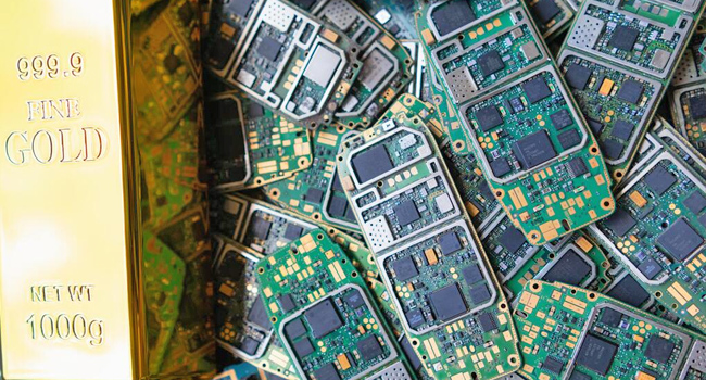 Как извлечь золото из техники и радиодеталей дома